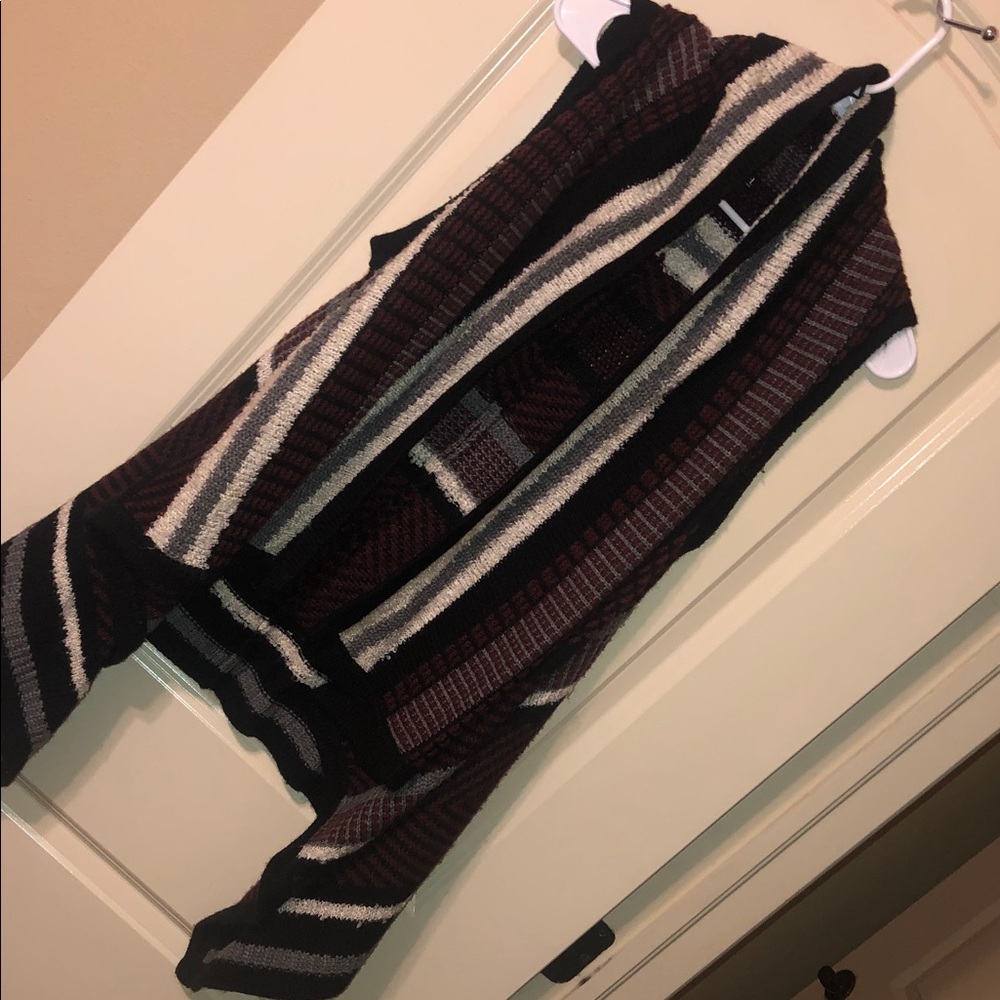a.n.a Open-Front Striped sleeveless Cardigan in Brown, Black & Cream